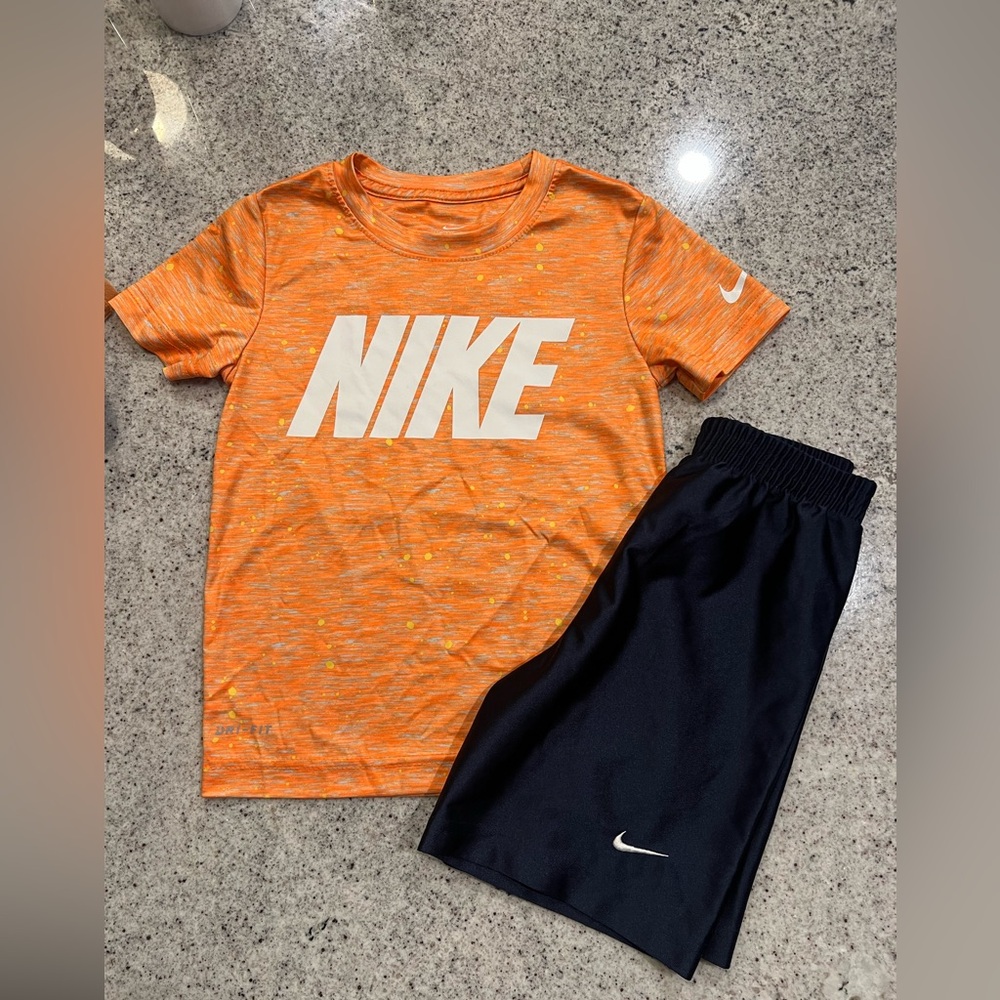 Nike Outfit toddler boy 4T